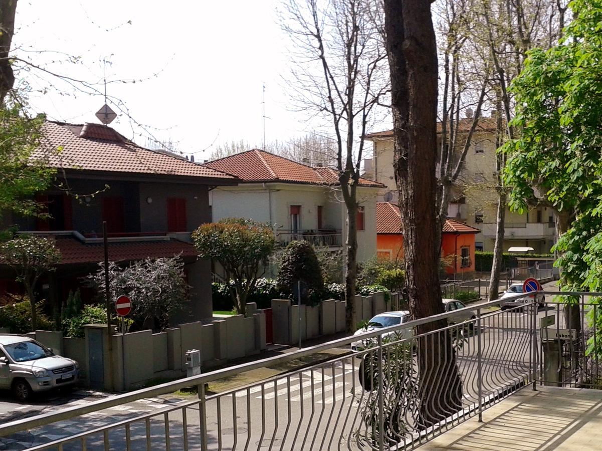 Residence Monaco Appartamenti Rimini Eksteriør billede